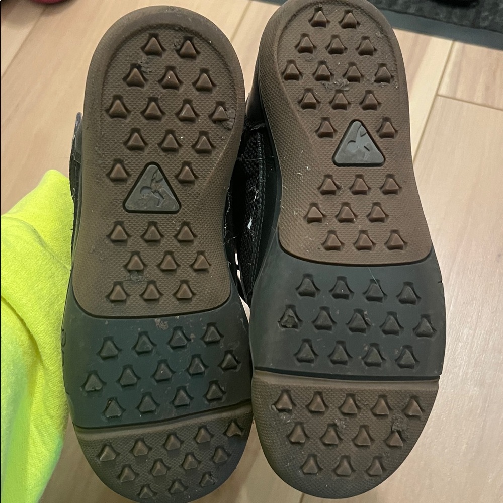 PLAE High-Top Sneakers - Picture 3 of 4